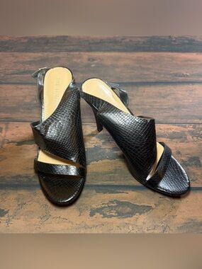 The Limited Terra Black Snake Skin Print 4" stiletto Slim High Heels Size 9.5